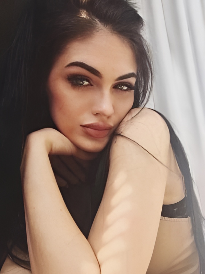 Индивидуалка Арина, доступна для личного знакомства от 10000 руб